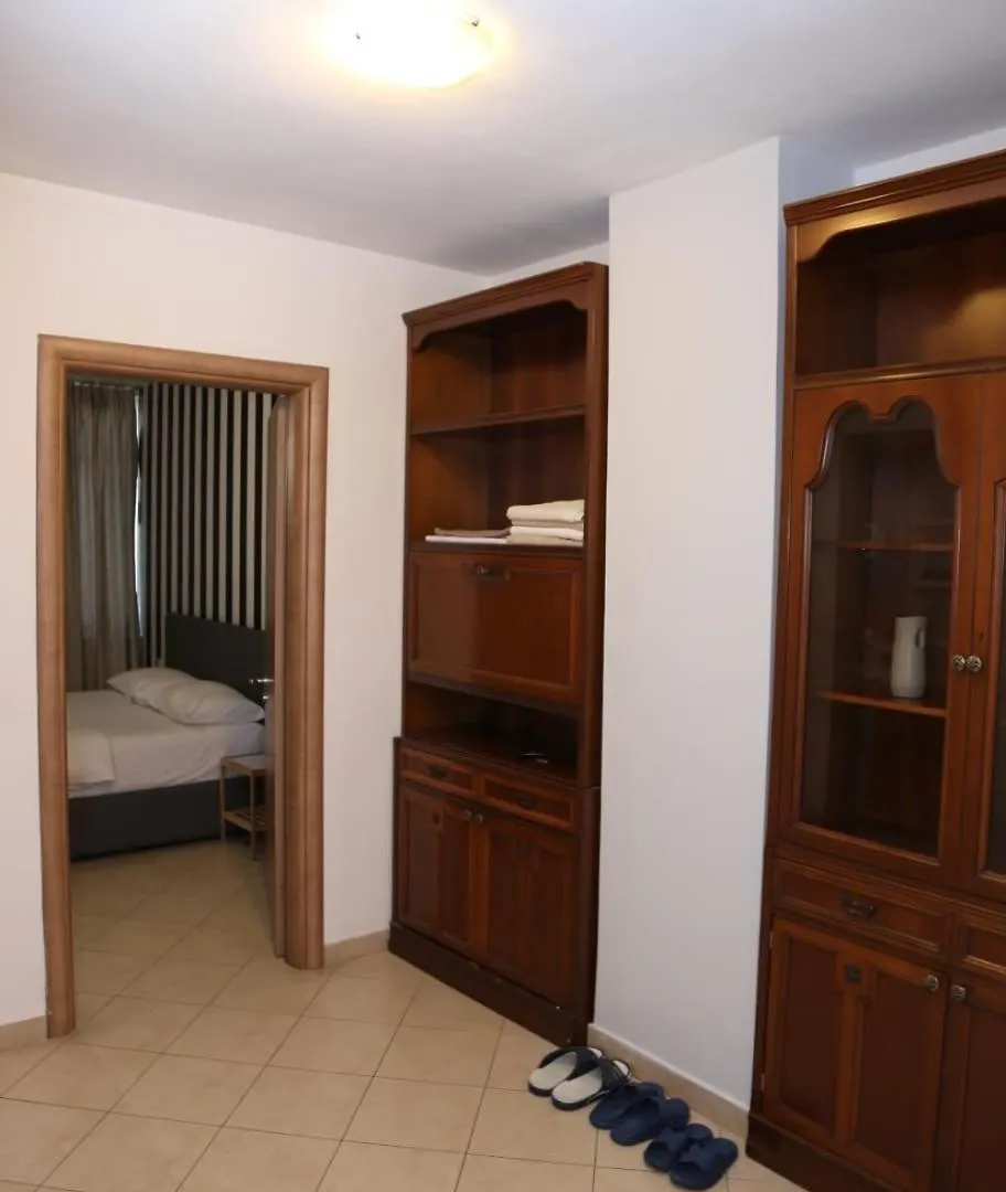 Ergi'S Host Apartment Tirana